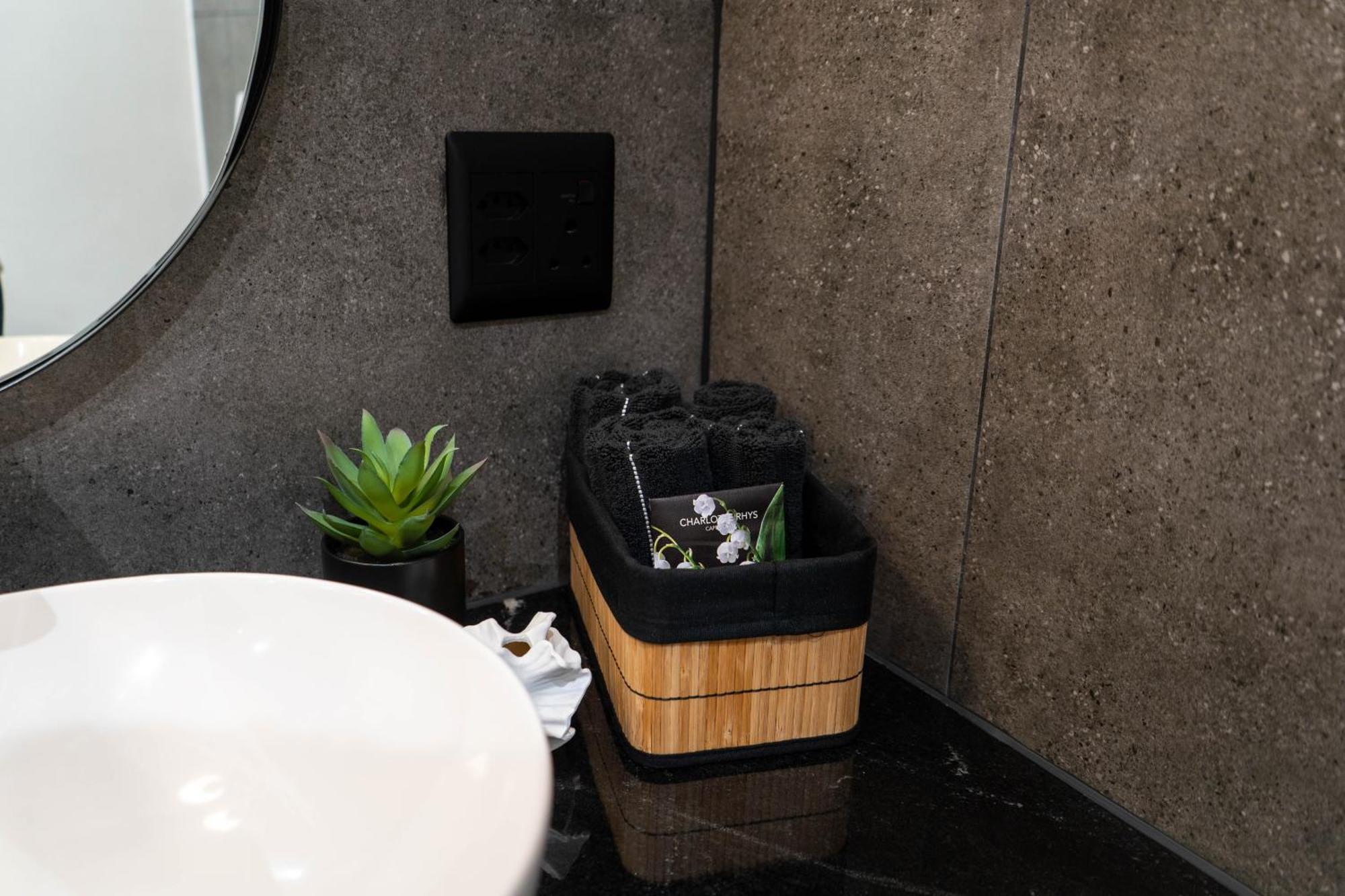Prada Penthouse At On Park Century *