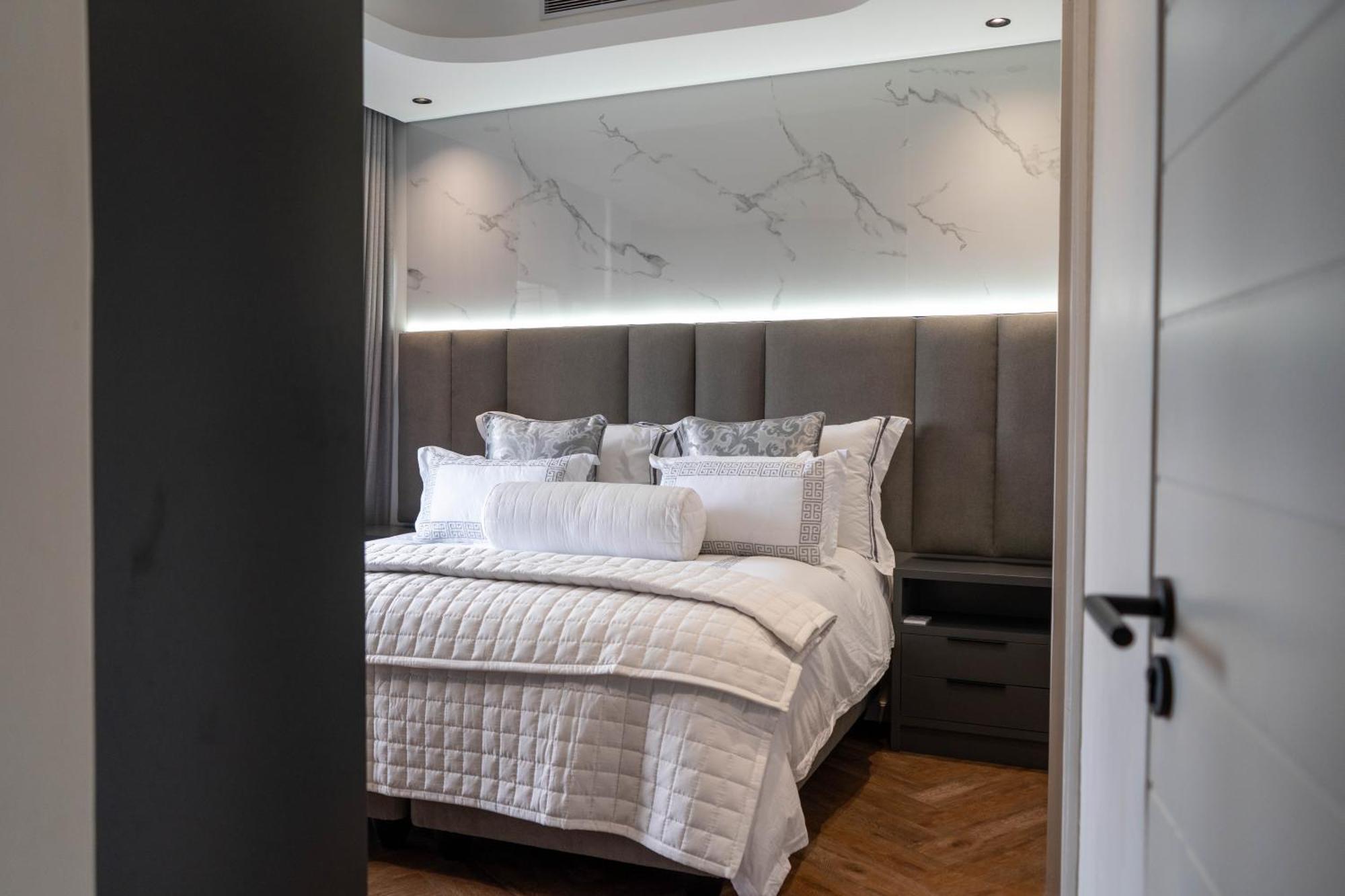 Prada Penthouse At On Park Century
