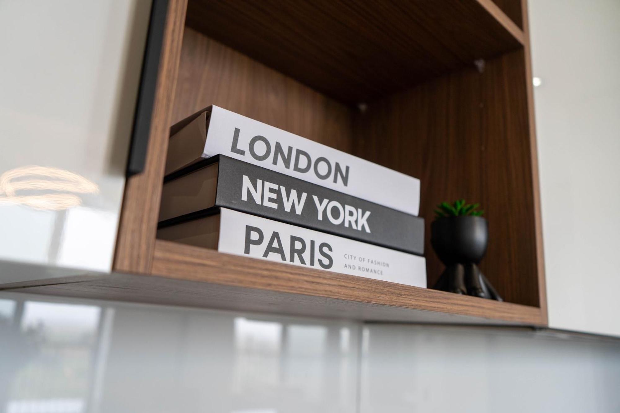 Prada Penthouse At On Park Century Apartment *